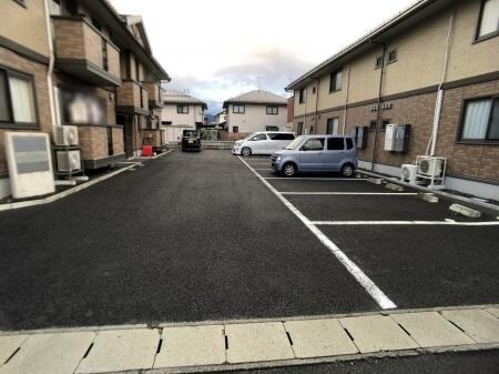 アスピラシオン　Ａの駐車場