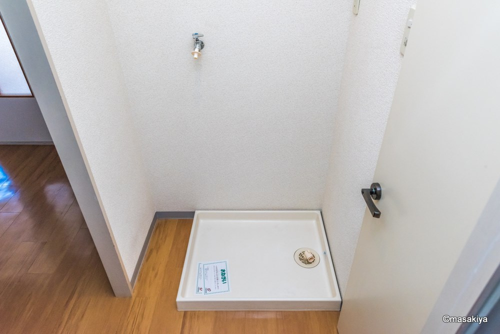 メゾン栄Aの洗面所|室内洗濯機置き場