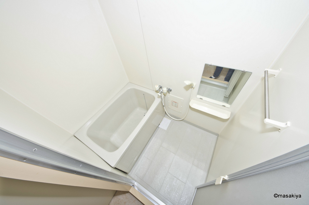 メゾン栄Aの浴室|お風呂　追い焚き付きです。