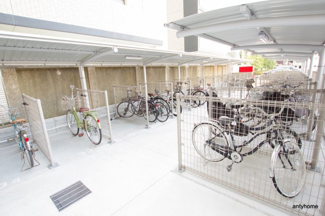 グランジュテ　仲介手数料無料の駐車場