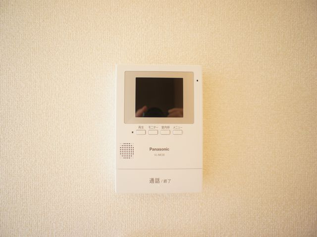 【セキュリティ】 | シャーメゾン・ベルA | 訪問者の確認ができるTVインターホン付きです♪