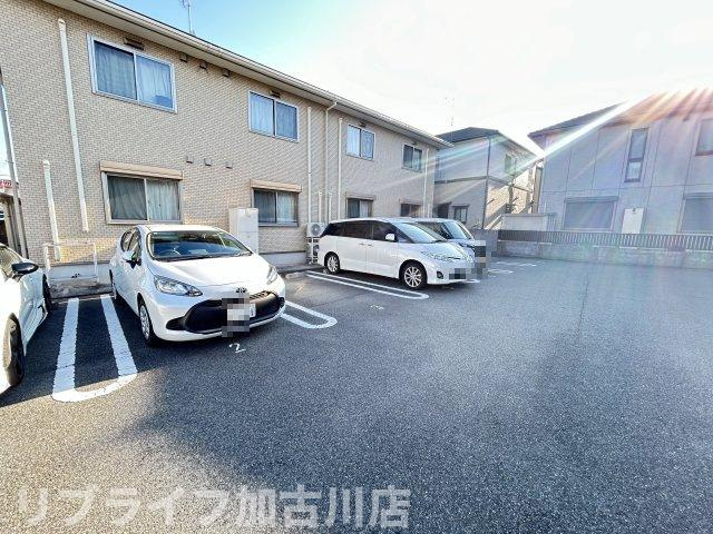 ミルレーヴの駐車場