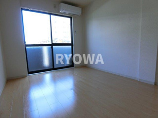 【居間・リビング】 | レオパレスアーバンライフ | 掲載の写真は退去前の写真となります。