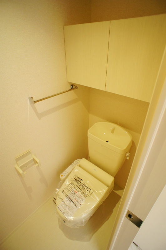 ヴァン・テ・アン【10，000円キャッシュバック対象物件】のトイレ|落ち着いた色調のトイレです