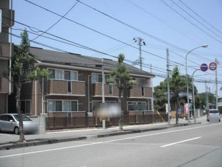 ファミーユあずまの外観