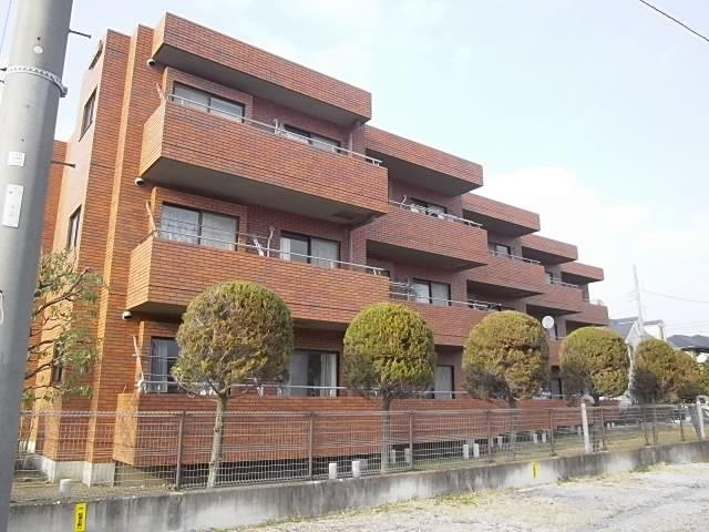 エムズ・アークC棟の外観