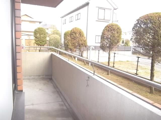 エムズ・アークC棟のバルコニー