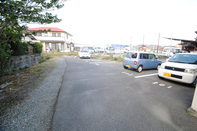 サンフィールドⅡの駐車場