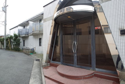 【エントランス】 | ラフェブランシュ岡本