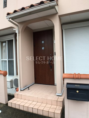 【エントランス】 | レガーロルパン | 建物の内部です