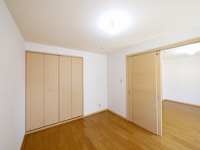 サニーサイド三笠Aの玄関|ゆったりとした玄関です