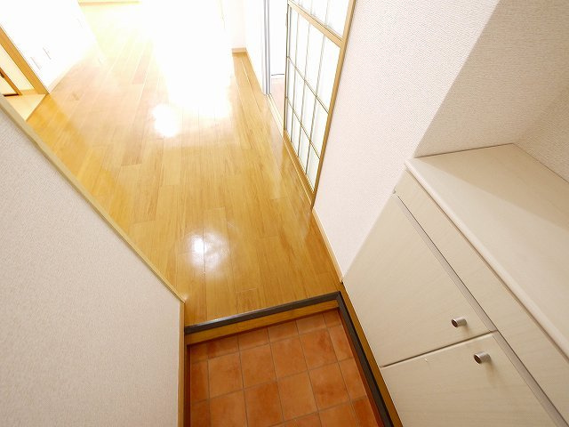 サニーサイド三笠Aの居間・リビング|おしゃれなリビングです