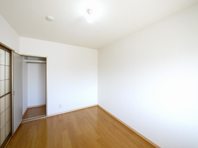 サニーサイド三笠Aの洋室|使い勝手のいい洋室です