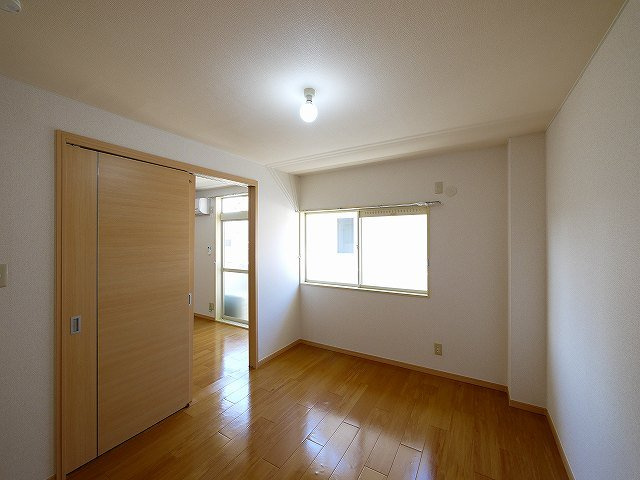 サニーサイド三笠Aの浴室|落ち着いた空間のお風呂です