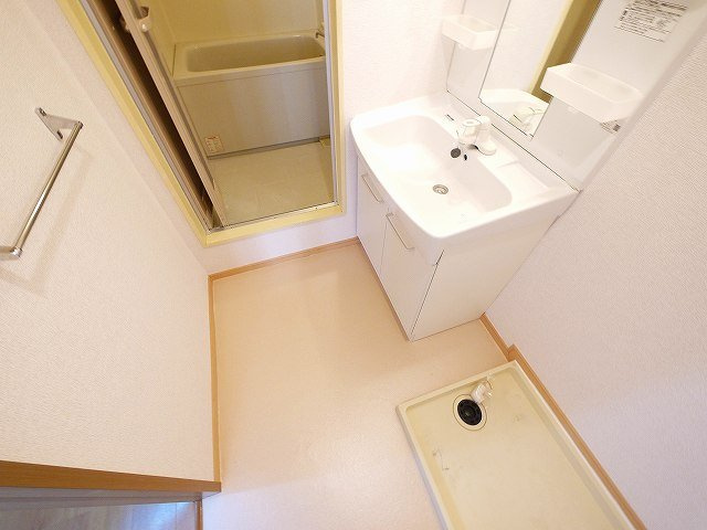 サニーサイド三笠Aのトイレ|ゆったりとした空間のトイレです