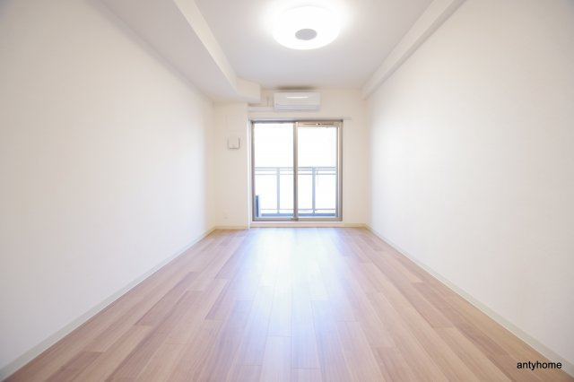 ララプレイス大阪城公園ノルド　仲介手数料無料の居間・リビング