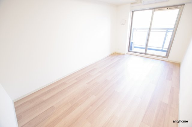 ララプレイス大阪城公園ノルド　仲介手数料無料の居間・リビング