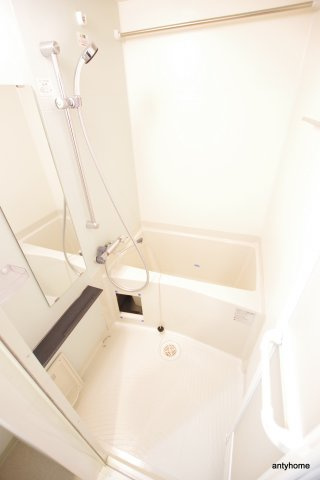 ララプレイス大阪城公園ノルド　仲介手数料無料の浴室