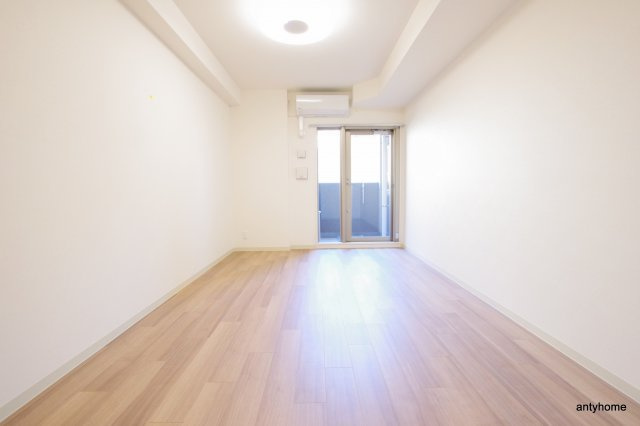 ララプレイス大阪城公園ノルド　仲介手数料無料の居間・リビング