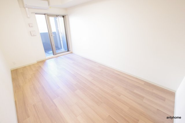 ララプレイス大阪城公園ノルド　仲介手数料無料の居間・リビング