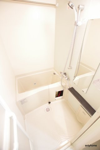 ララプレイス大阪城公園ノルド　仲介手数料無料の浴室