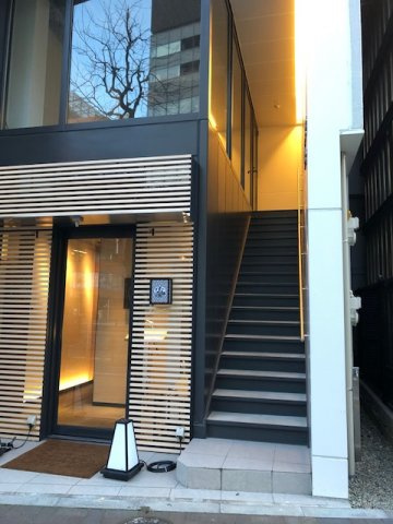 JLBグランエクリュ四谷のエントランス