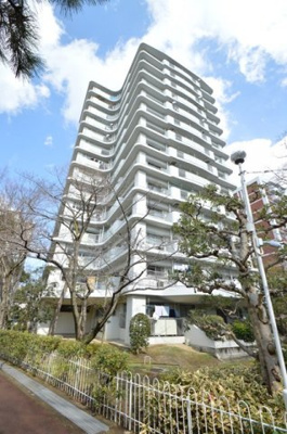 【外観】 | 【デザインリフォーム済♪ご案内可能】北緑丘第三住宅12号棟 | こちらの物件は、いつでも内覧が可能です。お客さまのご都合良い日程を、お気軽にお問合せくださいませ。