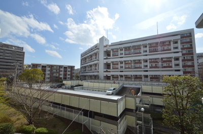 【展望】 | 【デザインリフォーム済♪ご案内可能】北緑丘第三住宅12号棟 | バルコニーからの眺望。前の空間が抜けており、開放感を感じて頂けます。