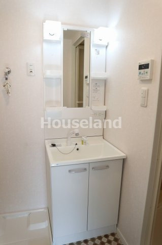 マチスビルの独立洗面台