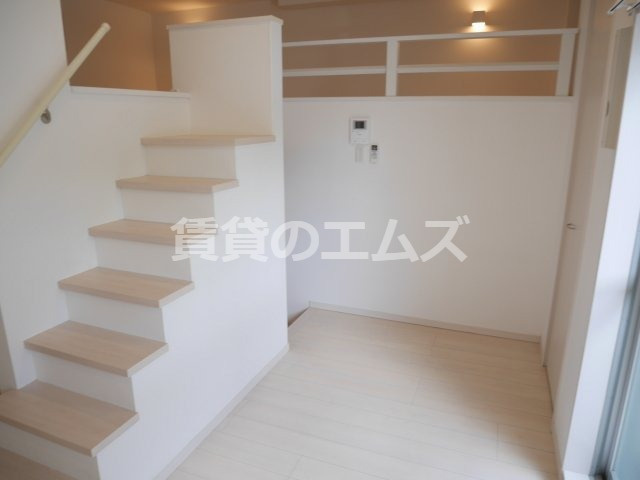【居間・リビング】 | Ｃｉｅｌｏ　Ｇａｒｄｅｎ　折立 | Ｃｉｅｌｏ　Ｇａｒｄｅｎ　折立のリビング