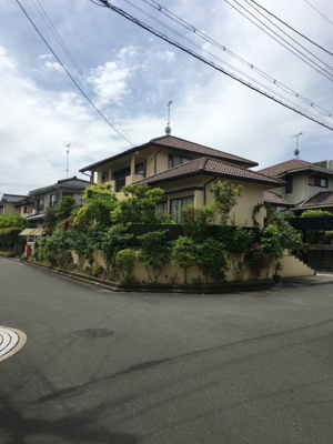 【前面道路含む現地写真】 | 大津市仰木の里7丁目12-12　中古戸建 | 北東側から
