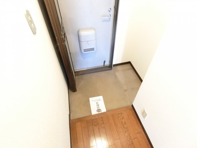 グランパス富田林の玄関