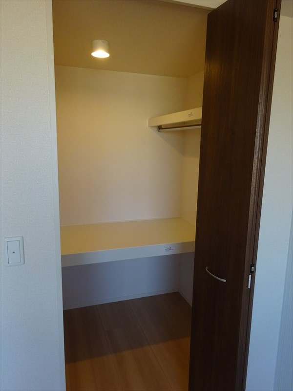 セジュール西条　A棟の収納