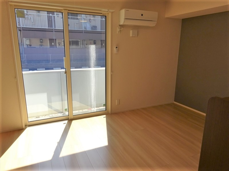 セジュール西条　A棟の居間・リビング