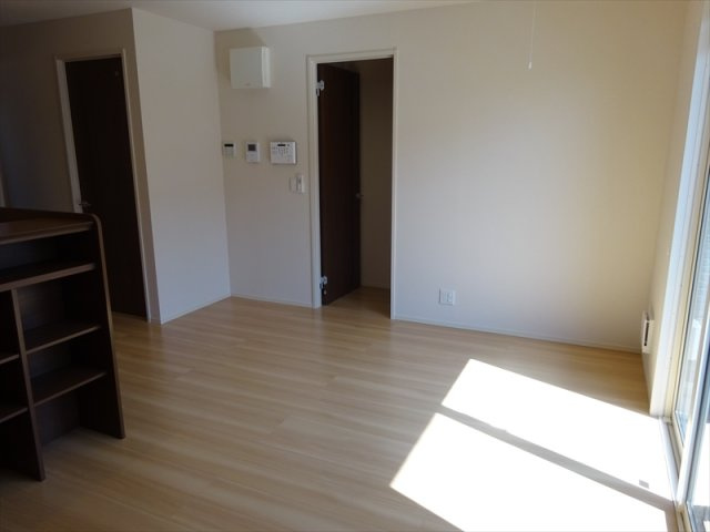 セジュール西条　A棟の居間・リビング