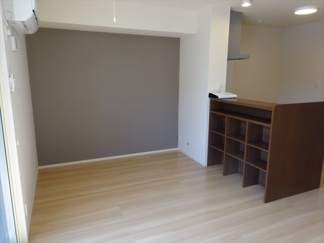 セジュール西条　A棟の居間・リビング