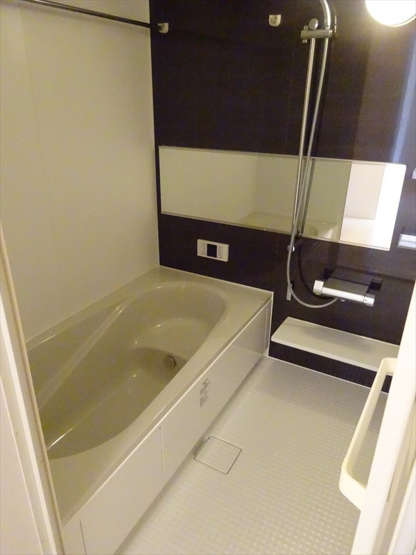 セジュール西条　A棟の浴室