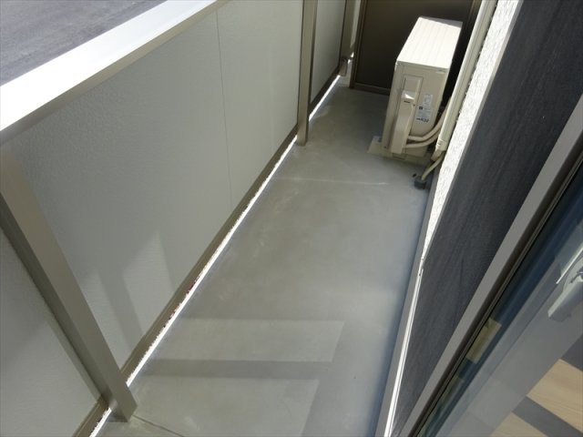 セジュール西条　A棟のバルコニー