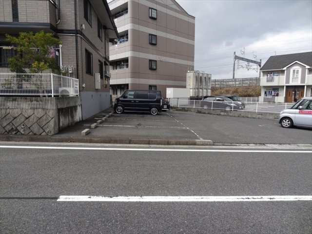 サンクイールの駐車場