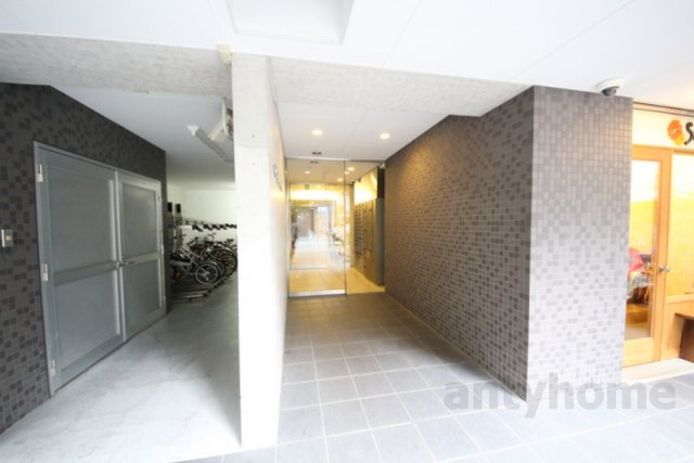 カーサリック同心　仲介手数料無料のエントランス