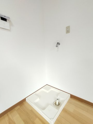 【設備】 | 女性の方の多い条件の、室内洗濯機置場です。