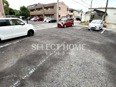 【駐車場】 | エル・アールＫ．Ａ | 車をお持ちの方に嬉しい駐車場付きの物件です