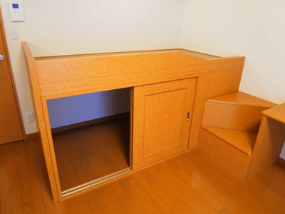 【寝室】 | 鎌倉 | １階はフローリング、２階はカーペットになります。