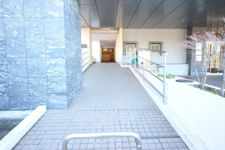 【エントランス】 | しっかりと清掃されており、管理が行き届いたエントランス。