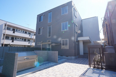 【外観】 | シャルマンスクエア | アプローチ含め洗練された高級感ある建物です