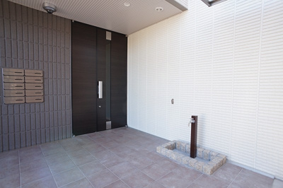 【その他共用部分】 | シャルマンスクエア | エントランス前に設置されたペット足洗い場です