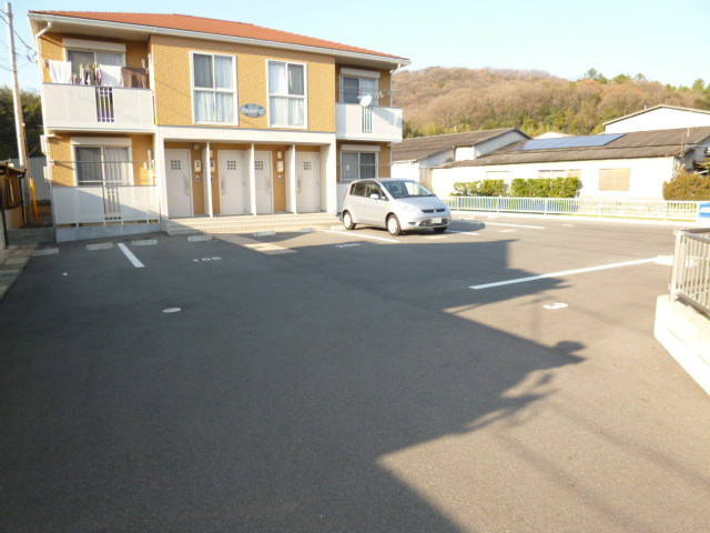 フォルテＣの駐車場