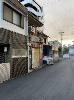【前面道路含む現地写真】
