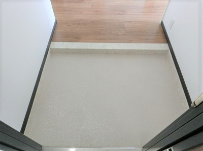 【展望】 | ローレルハイツ千里1号棟　 | 【現地写真】 一日あったいろんなことを胸に帰る我が家。「ただいま」と「おかえり」が交わされる幸せな空間が待っています♪