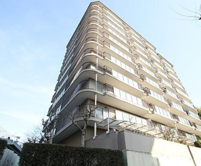 【外観】 | ローレルハイツ千里1号棟　 | 【現地写真】
鉄骨・鉄筋コンクリート造の43戸の分譲マンションです♪